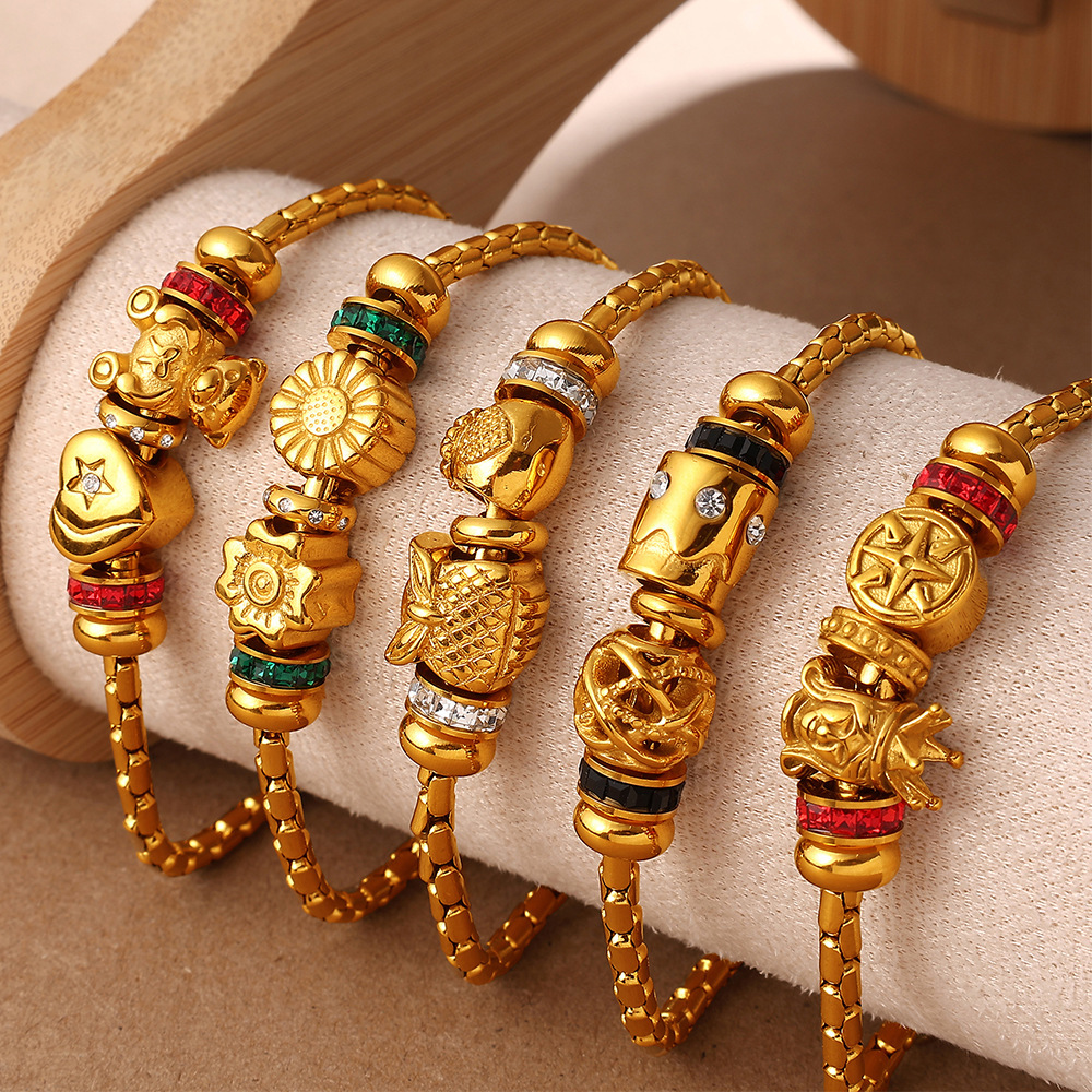 Sleek Stylish And Personalized Design Womens Bracelet